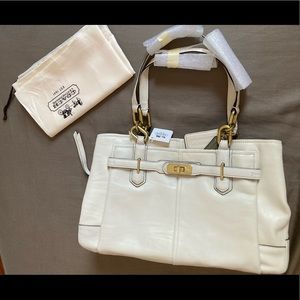 New COACH Italian handcrafted Gaucho leather shoulder bag